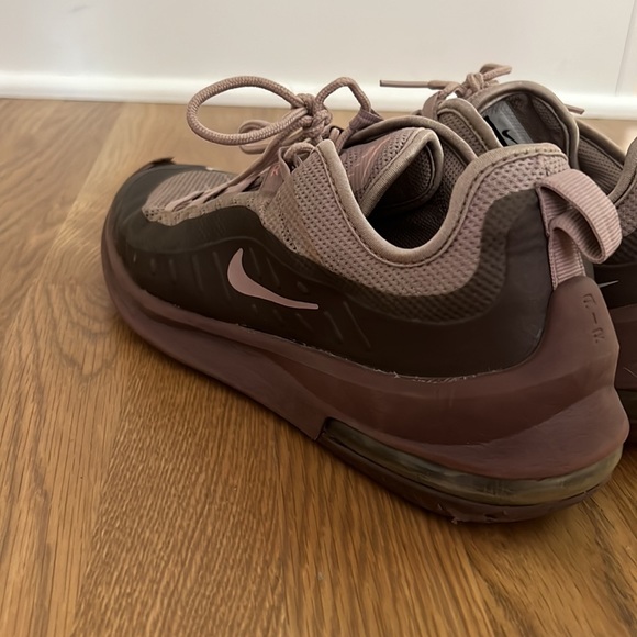 NIKE AIR maxes, size women’s 9, eggplant color - Picture 4 of 6